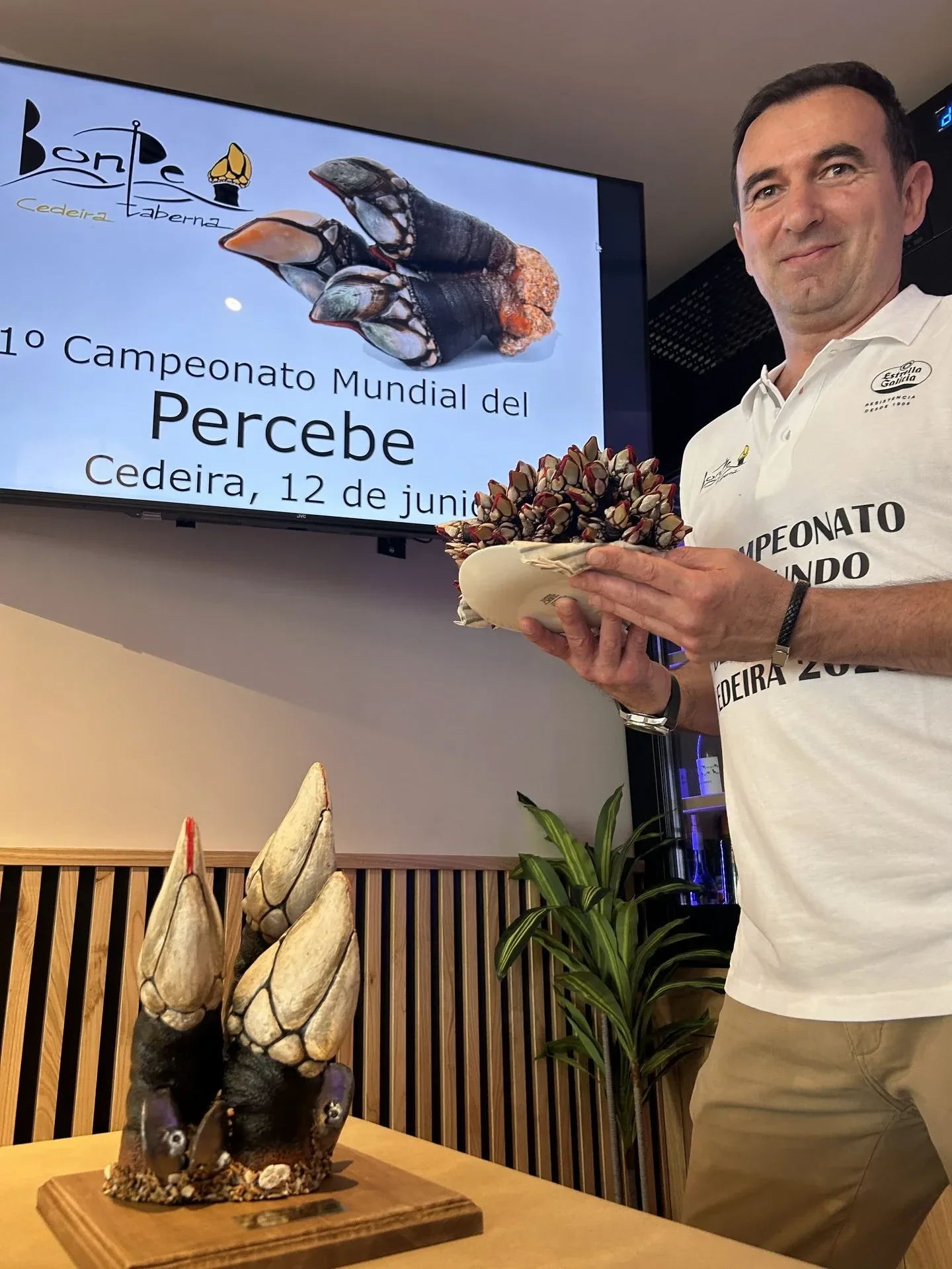 Presentación del I Campeonato Mundial del Percebe: Taberna Bon Pé, Cedeira 2025