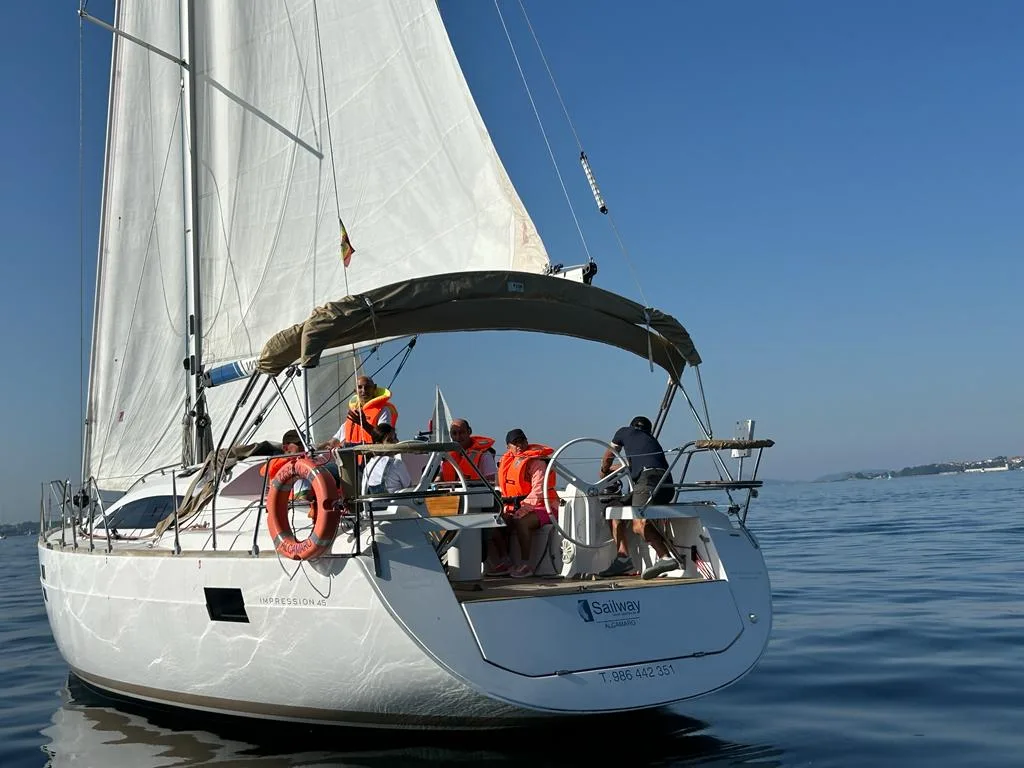 II Regata 2023: velero navegando